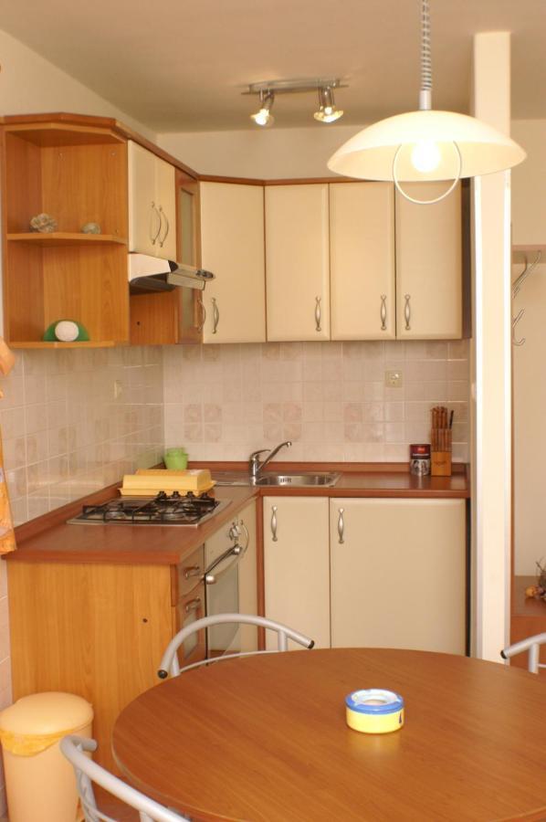 Apartments And Rooms By The Sea Jakisnica, Pag - 4160 Lun  Exterior photo